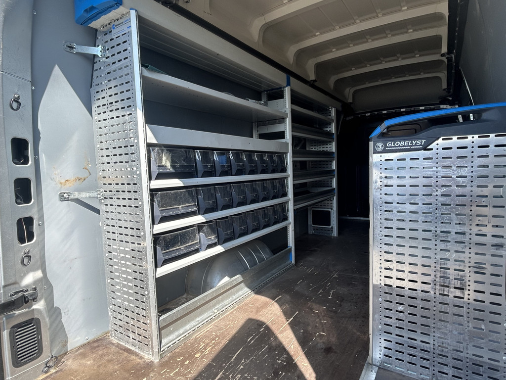 Renault Master T35 2.3 dCi 145 PK / L4H3 / MAXI WB 433 / DUBBEL LUCHT / INRICHTING / 3-ZITS / TREKHAAK / CAMERA / 3000 KG AHG / 7