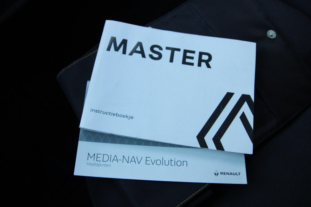 Renault Master T35 2.3 dCi 150PK L2H2 Trekhaak / Camera / App connect / 3 zits 18