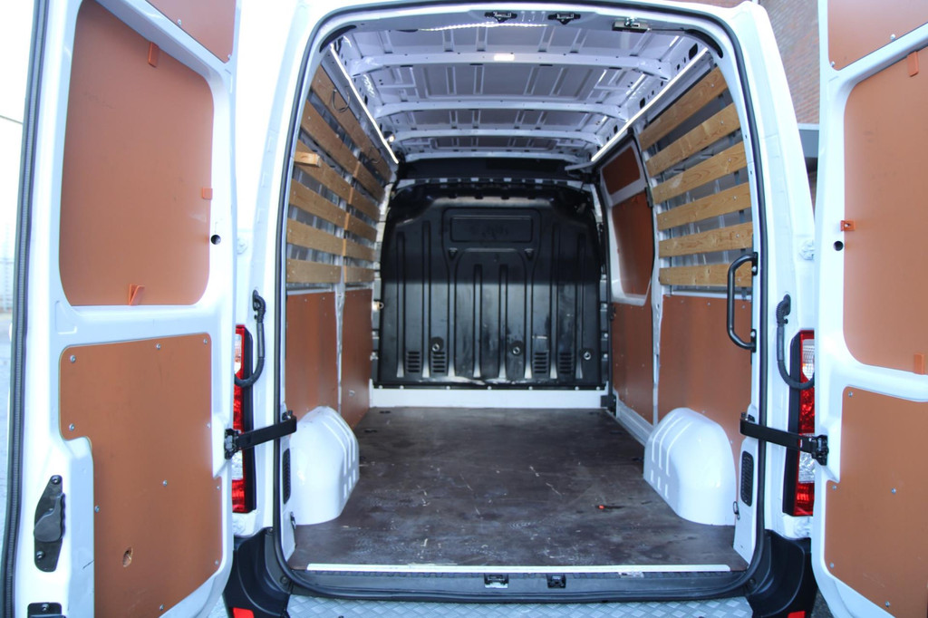 Renault Master T35 2.3 dCi 150PK L2H2 Trekhaak / Camera / App connect / 3 zits 7