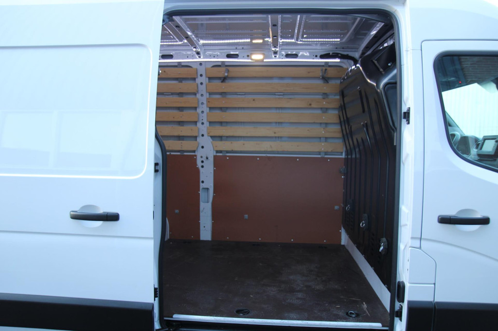 Renault Master T35 2.3 dCi 150PK L2H2 Trekhaak / Camera / App connect / 3 zits 8