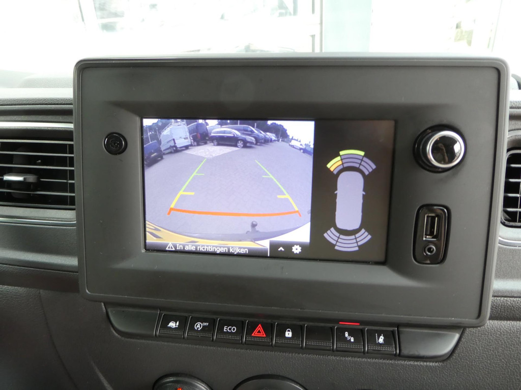 Renault Master T35 2.3 dCi 150pk, L2H2, Airco, Camera, Trekhaak, 3-Zits, PDC. 12