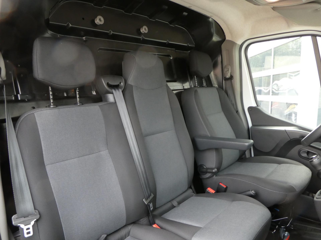 Renault Master T35 2.3 dCi 150pk, L2H2, Airco, Camera, Trekhaak, 3-Zits, PDC. 20