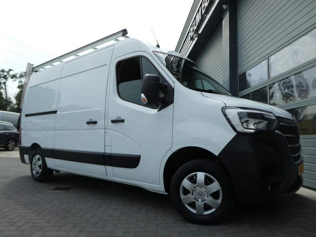 Renault Master T35 2.3 dCi 150pk, L2H2, Airco, Camera, Trekhaak, 3-Zits, PDC. 21