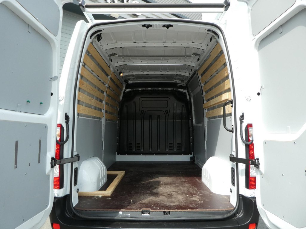 Renault Master T35 2.3 dCi 150pk, L2H2, Airco, Camera, Trekhaak, 3-Zits, PDC. 7