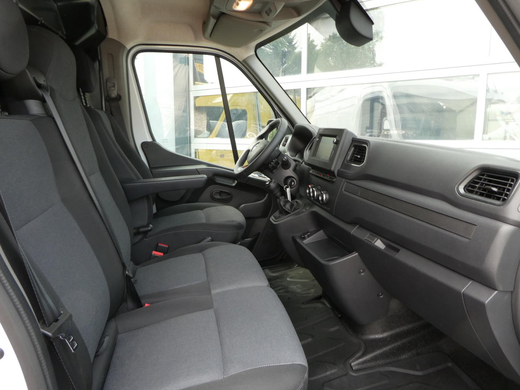 Renault Master T35 2.3 dCi 150pk, L2H2, Airco, Camera, Trekhaak, 3-Zits, PDC. 9