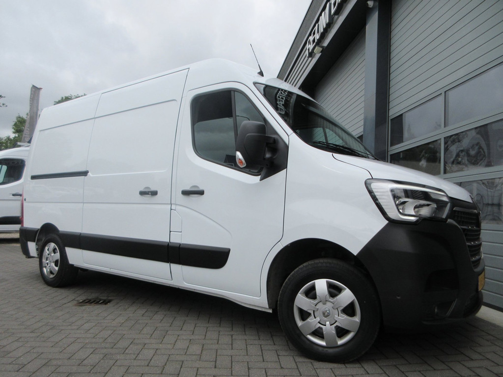 Renault Master T35 2.3 dCi, 150pk, L2H2, Airco, Navigatie, Camera, PDC. 19