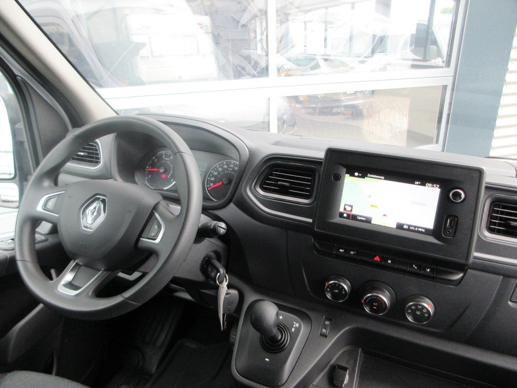 Renault Master T35 2.3 dCi, 150pk, L2H2, Airco, Navigatie, Camera, PDC. 9