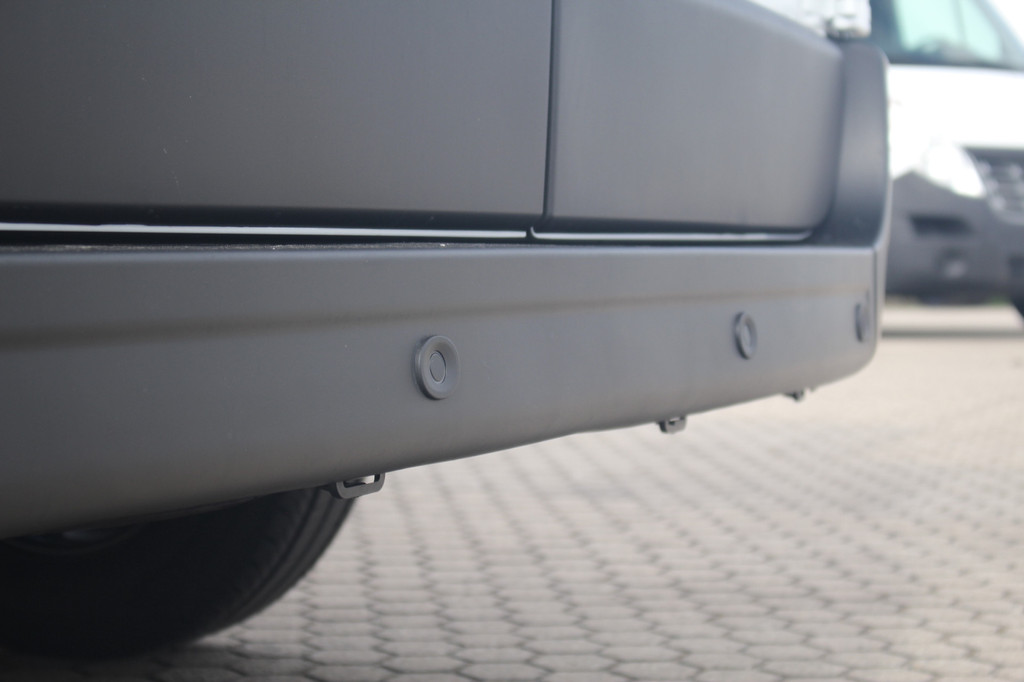 Renault Master T35 2.3dCi 150pk L3H2 Energy | Navi | Airco | Cruise | Lease 519,- p/m 10