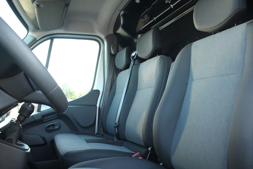 Renault Master T35 2.3dCi 150pk L3H2 Energy | Navi | Airco | Cruise | Lease 519,- p/m 14