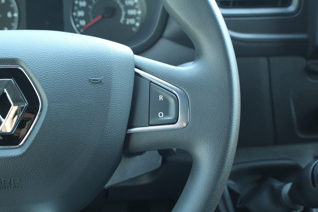 Renault Master T35 2.3dCi 150pk L3H2 Energy | Navi | Airco | Cruise | Lease 519,- p/m 20