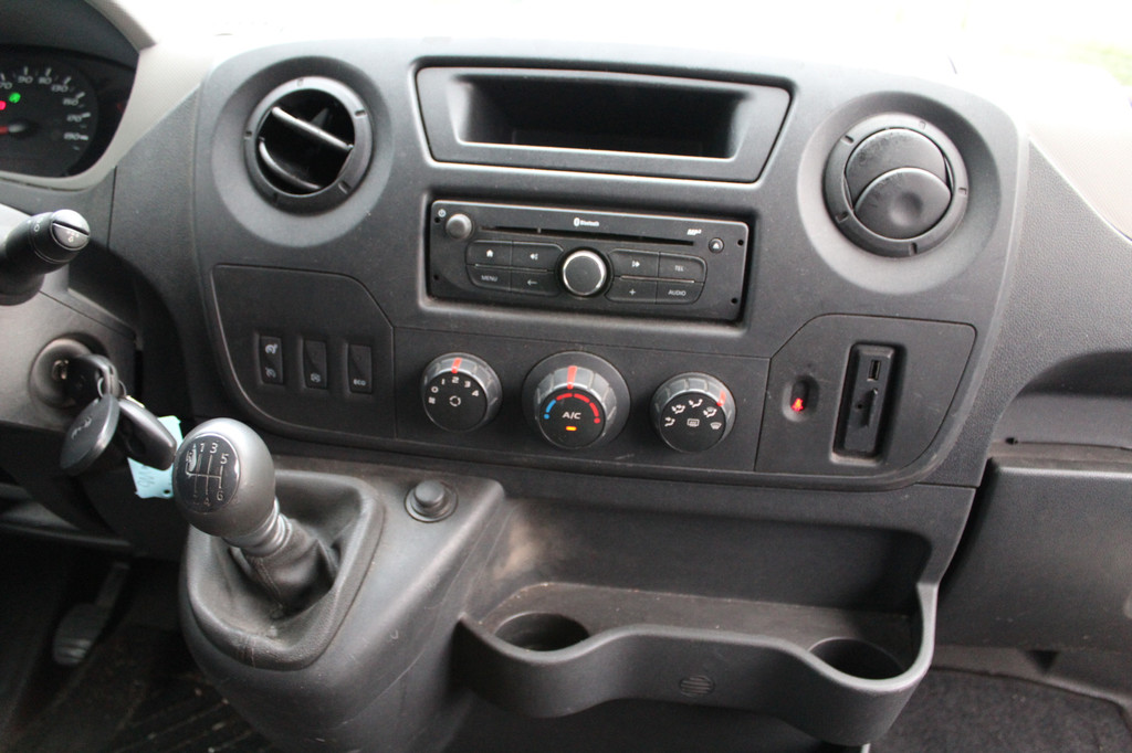 Renault Master T35 2.3 dCi 170PK Euro6 L2H2 â 3-zits â 2x schuifdeur â airco â navigatie 10
