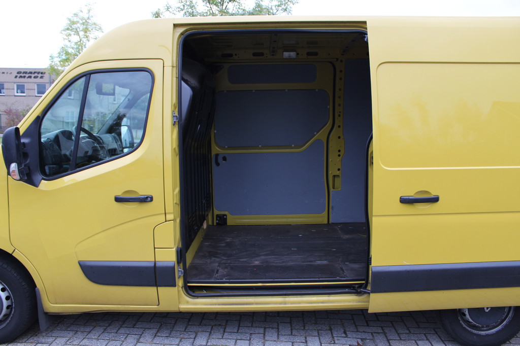 Renault Master T35 2.3 dCi 170PK Euro6 L2H2 â 3-zits â 2x schuifdeur â airco â navigatie 19