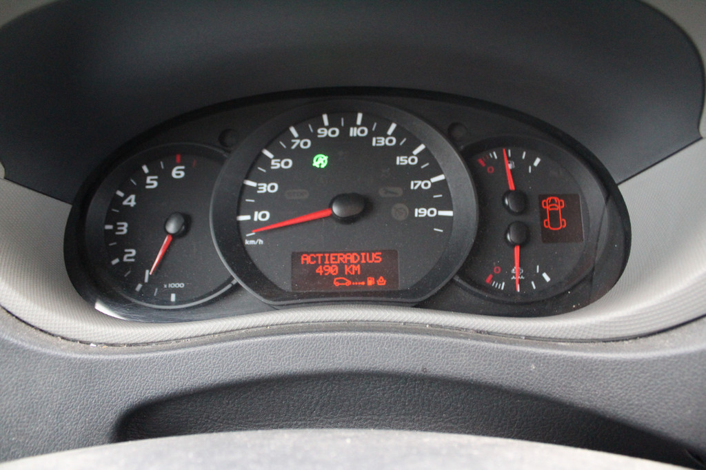 Renault Master T35 2.3 dCi 170PK Euro6 L2H2 â 3-zits â 2x schuifdeur â airco â navigatie 20