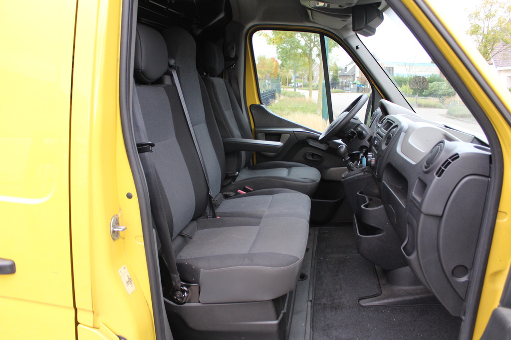 Renault Master T35 2.3 dCi 170PK Euro6 L2H2 â 3-zits â 2x schuifdeur â airco â navigatie 8