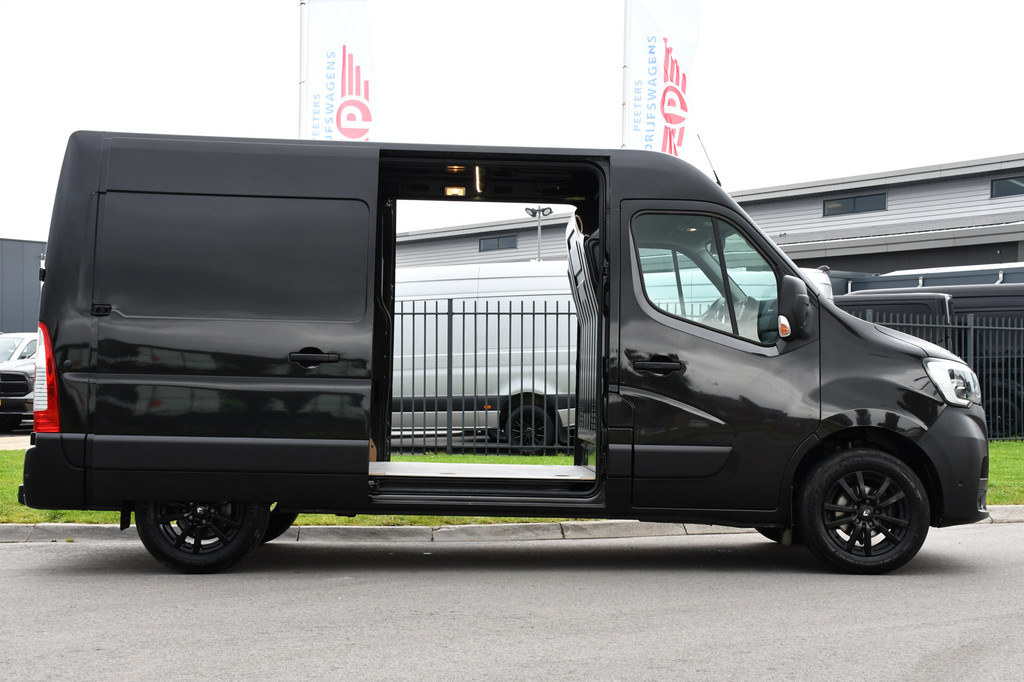 Renault Master T35 2.3 dCi 180 L2H2 Black Edition Camera, Cruise, Carplay, 2 x Schuifdeur, 180pk, Automaat, Trekhaak, Multimedia, Uniek! 11