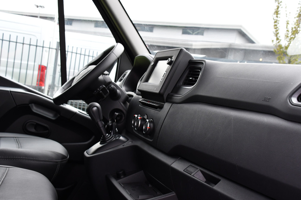 Renault Master T35 2.3 dCi 180 L2H2 Black Edition Camera, Cruise, Carplay, 2 x Schuifdeur, 180pk, Automaat, Trekhaak, Multimedia, Uniek! 12