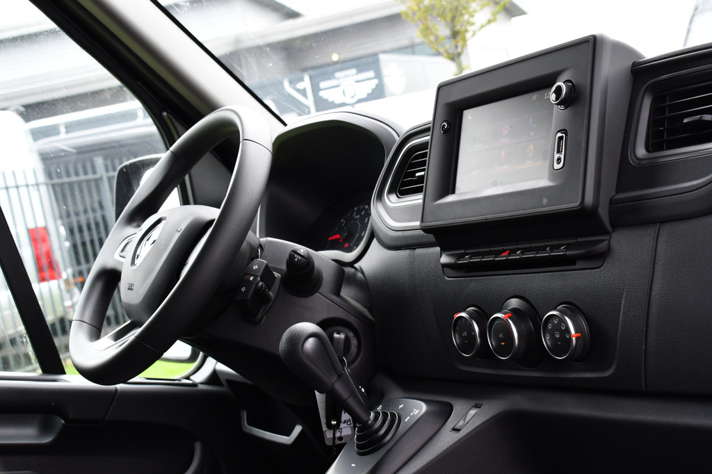 Renault Master T35 2.3 dCi 180 L2H2 Black Edition Camera, Cruise, Carplay, 2 x Schuifdeur, 180pk, Automaat, Trekhaak, Multimedia, Uniek! 13