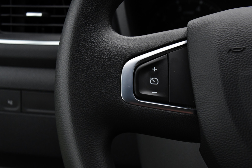 Renault Master T35 2.3 dCi 180 L2H2 Black Edition Camera, Cruise, Carplay, 2 x Schuifdeur, 180pk, Automaat, Trekhaak, Multimedia, Uniek! 18