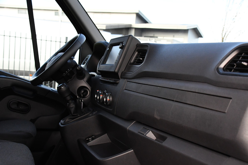 Renault Master T35 2.3 dCi 180 L3H2 Black Edition Camera, 180pk, Cruise, Carplay, Multimedia, Trekhaak, Sensoren, NAVI, Uniek! 12