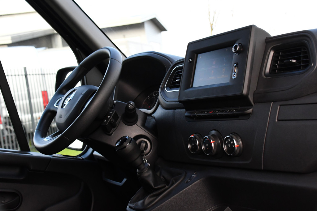 Renault Master T35 2.3 dCi 180 L3H2 Black Edition Camera, 180pk, Cruise, Carplay, Multimedia, Trekhaak, Sensoren, NAVI, Uniek! 13