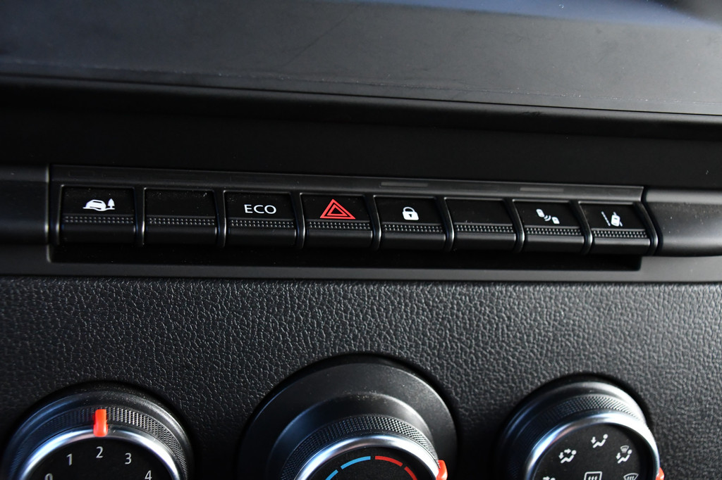 Renault Master T35 2.3 dCi 180 L3H2 Black Edition Camera, 180pk, Cruise, Carplay, Multimedia, Trekhaak, Sensoren, NAVI, Uniek! 21