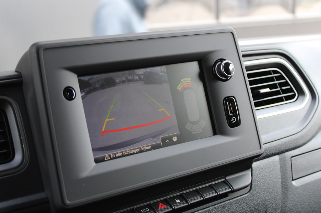 Renault Master T35 2.3 dCi 180pk L3H2 - Airco - Navigatie - Camera - Cruise - Parkeersensoren - 105l tank - Rijklaar 13