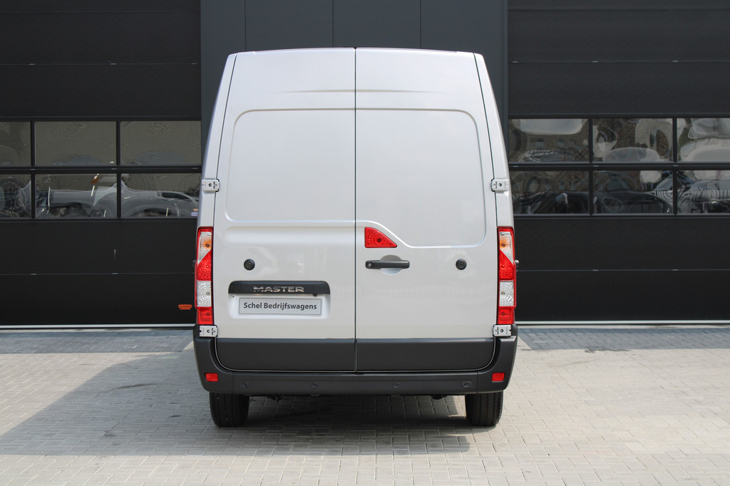 Renault Master T35 2.3 dCi 180pk L3H2 - Airco - Navigatie - Camera - Cruise - Parkeersensoren - 105l tank - Rijklaar 21