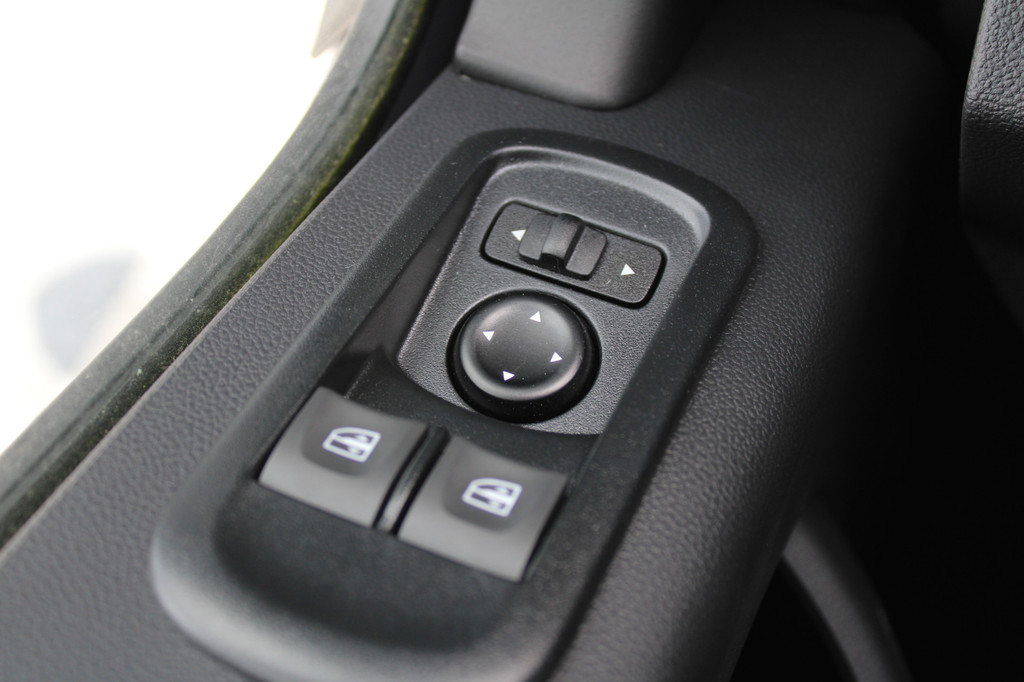 Renault Master T35 2.3 dCi 180pk L3H2 - Airco - Navigatie - Camera - Cruise - Parkeersensoren - 105l tank - Rijklaar 9