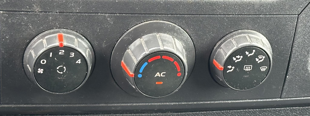 Renault Master T35 2.3 dCi L2H2 10