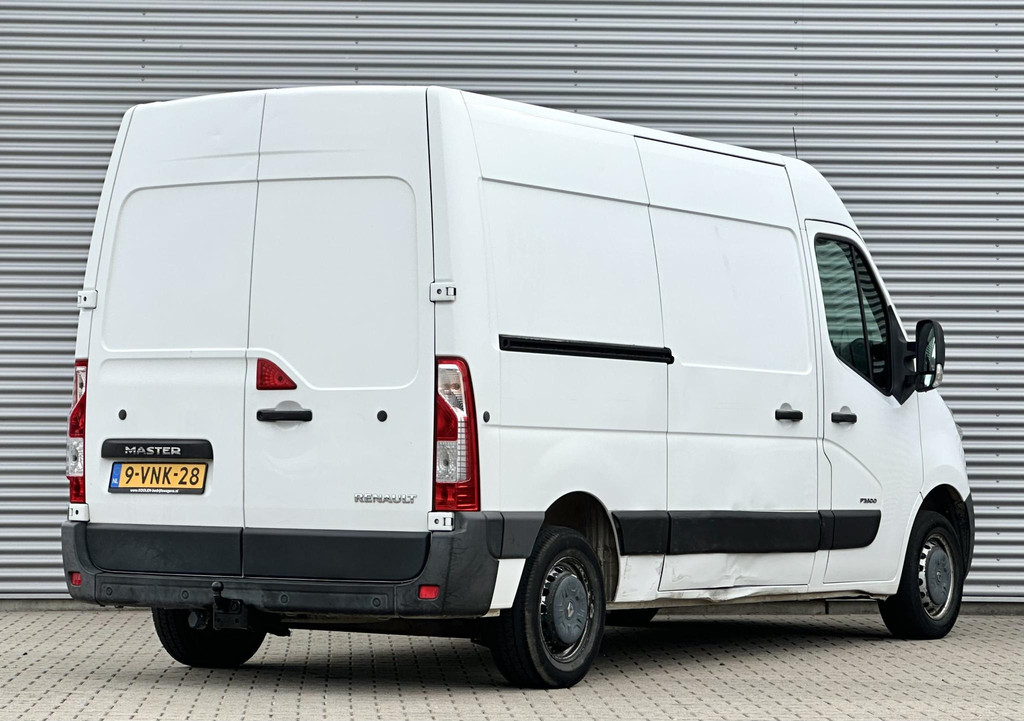 Renault Master T35 2.3 dCi L2H2 8