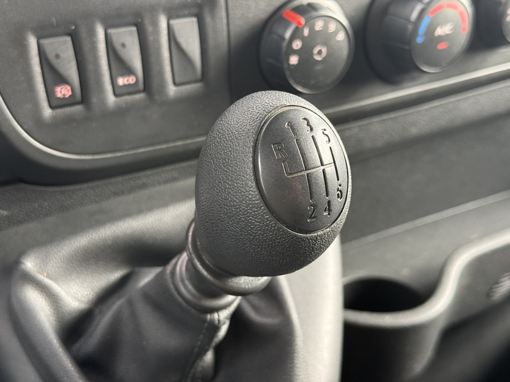 Renault Master T35 2.3 dCi L2H2 Energy | Trekhaak | Camera | Airco | PDC 19