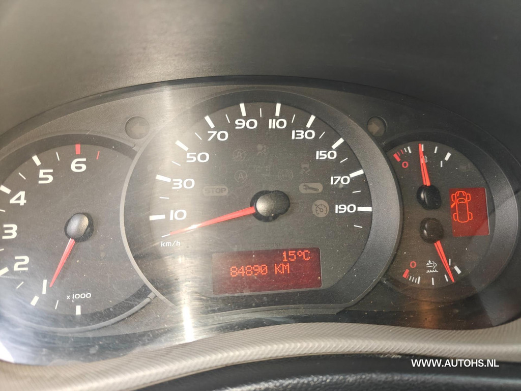 Renault Master T35 2.3 dCi L2H2 , Euro 6 , 130 PK , lage km , nette bus 13