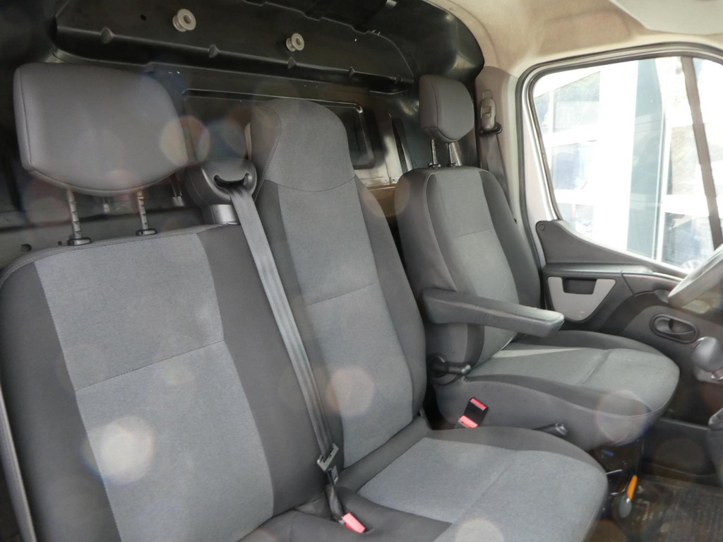 Renault Master T35 2.3 dCi L2H2 Euro 6, Airco Navigatie, 3-Zits, Trekhaak. 12