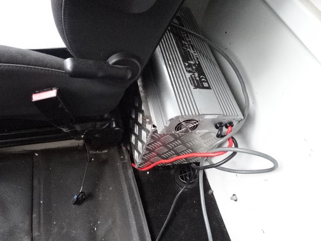 Renault Master T35 2.3 dCi L2H2 airco omvormer standkachel 13