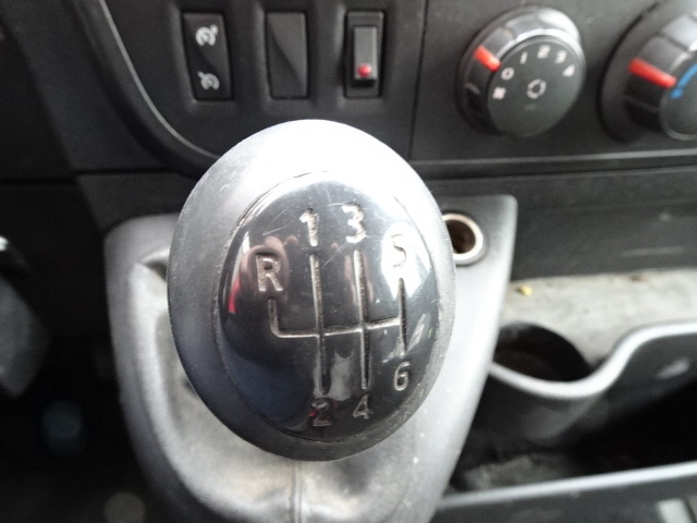 Renault Master T35 2.3 dCi L2H2 airco omvormer standkachel 20