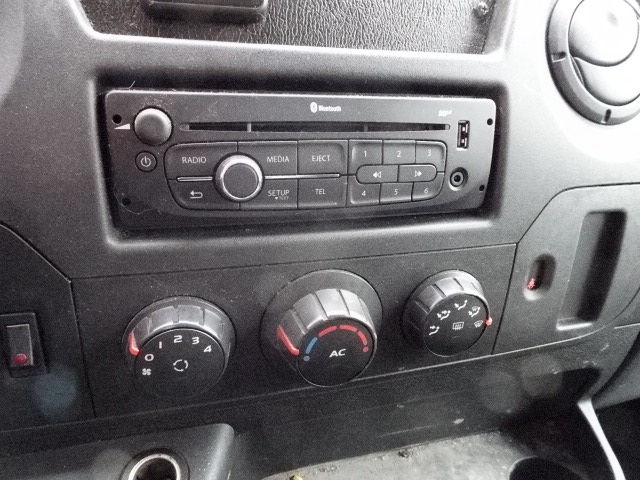 Renault Master T35 2.3 dCi L2H2 airco omvormer standkachel 9