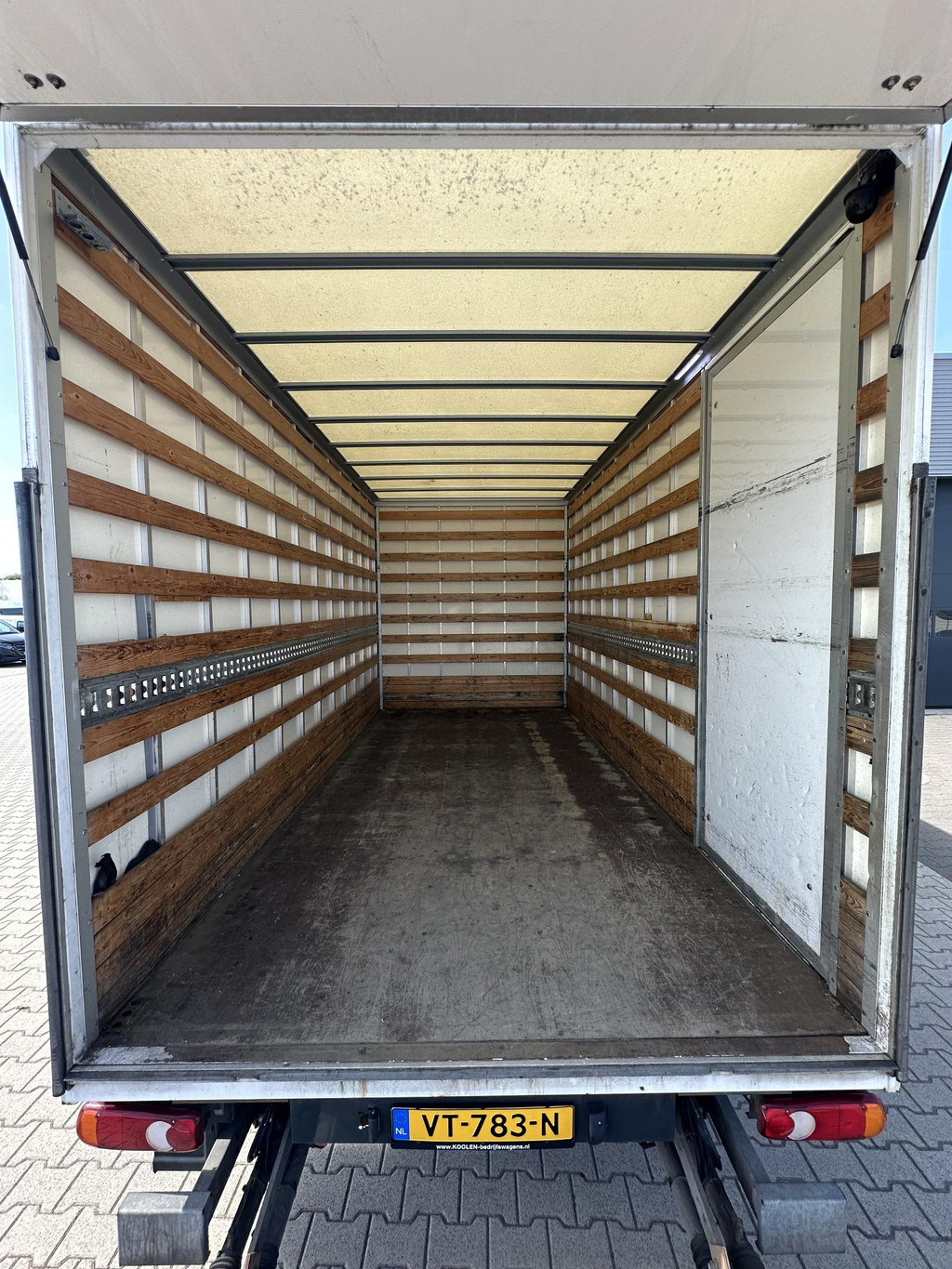 Renault Master T35 2.3 dCi L4 Bakwagen met laadklep 12