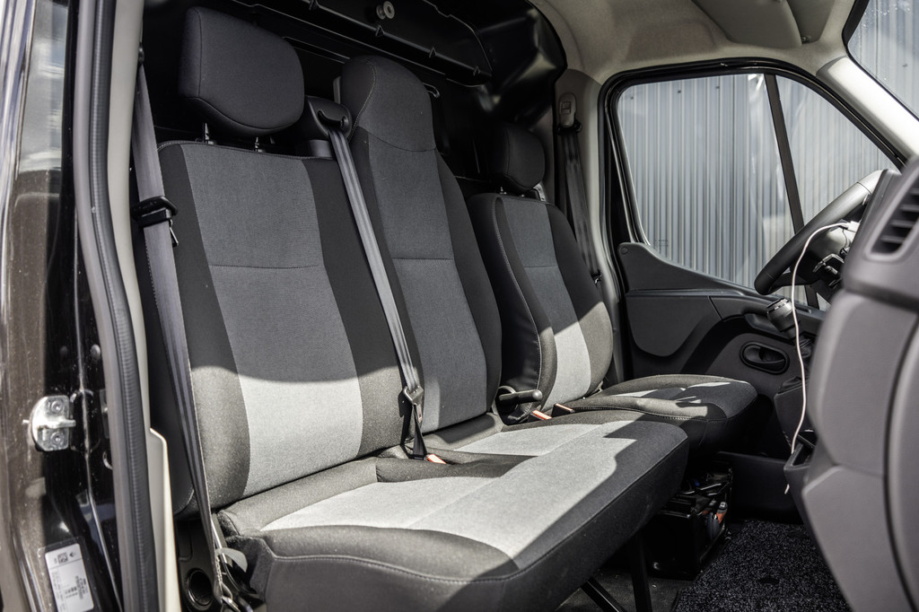 Renault Master T35 dCi 135 | L2H2 | 136 PK | Navigatie | LED | PDC | Airco | Euro 6 13