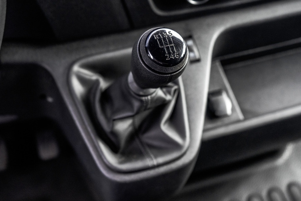 Renault Master T35 dCi 135 L2H2 | LED | Camera | Navi | Imperiaal | Ladder | Cruise | PDC | Euro 6 17