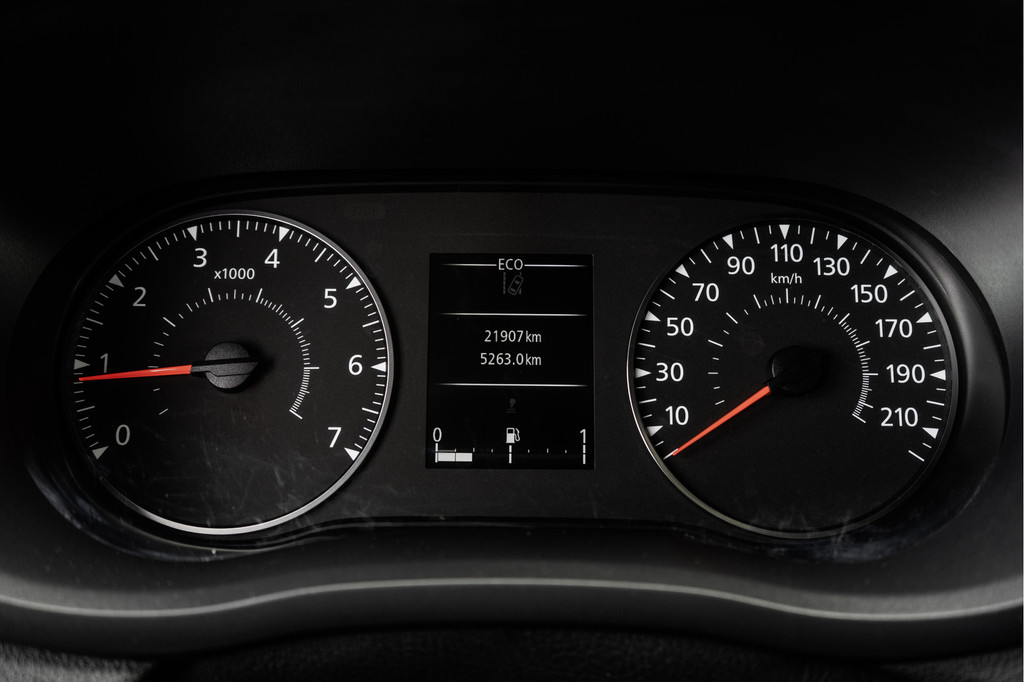 Renault Master T35 dCi 135 L2H2 | LED | Camera | Navi | Imperiaal | Ladder | Cruise | PDC | Euro 6 19