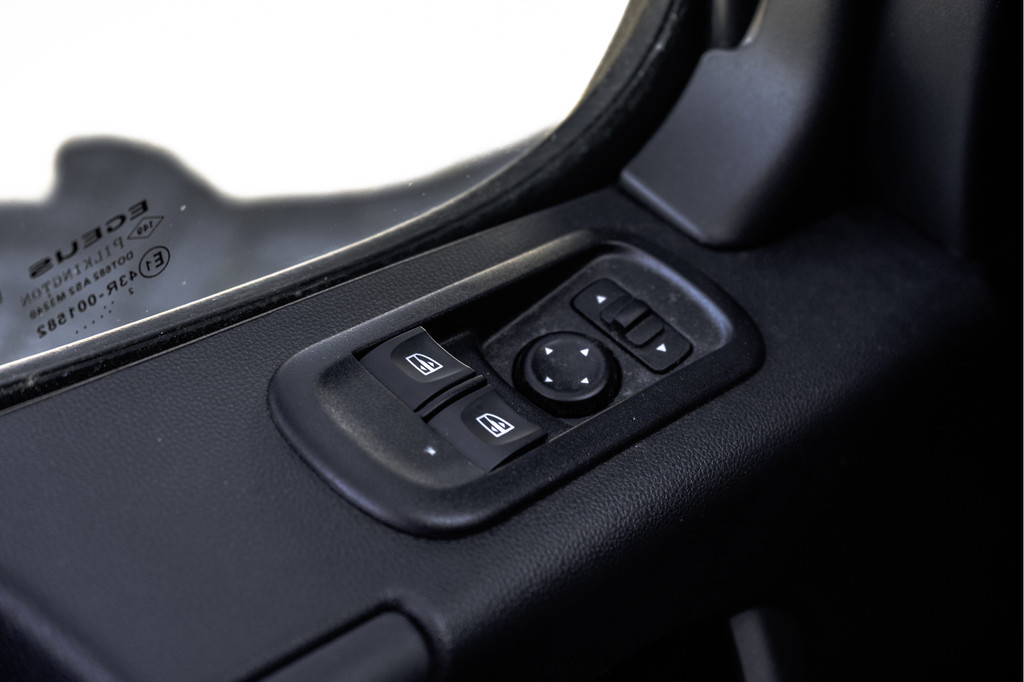 Renault Master T35 dCi 135 | L2H2 | Navi | Imperiaal | Ladder | LED | PDC | Euro 6 18