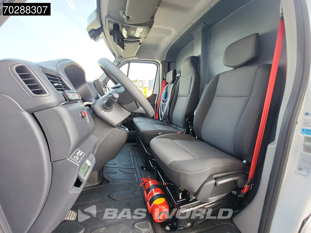 Renault Master 145PK Bi Temp Koelwagen Vriezer Thermo King V-300 Max SP 230v Stekker LED Airco Cruise Camera Euro6 Koel Koeler Kühl Kühler Vries Vriezer Kühlwagen Frigo 6m3 Airco Cruise control 14
