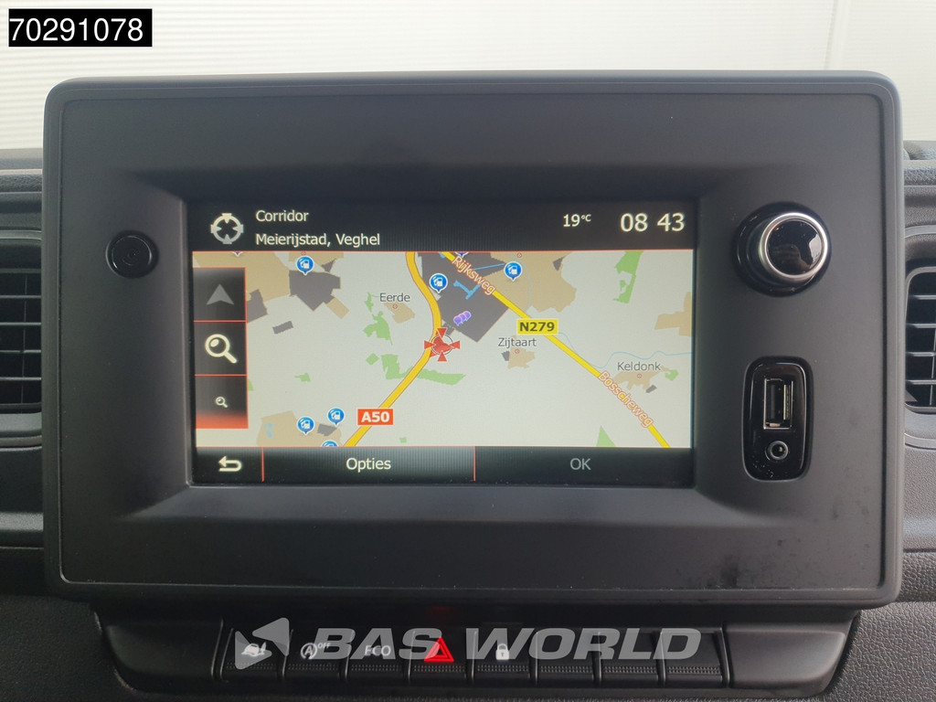 Renault Master 150PK L3H2 Oprijplaat Trekhaak Navi Camera Airco Cruise APK 03-2026 12m3 Airco Trekhaak Cruise control 16