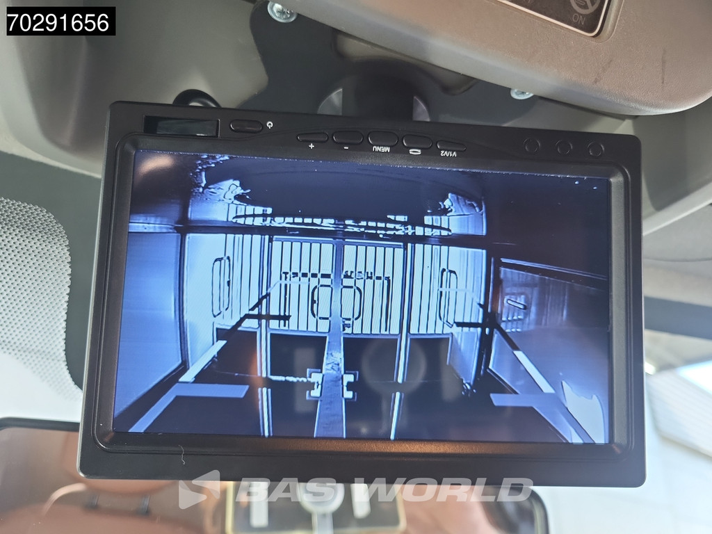 Renault Master 180PK Paardenwagen Hengstenuitvoering Automaat 180PK Trekhaak LED Airco Cruise Camera Euro6 Horsetruck Horse Airco Trekhaak Cruise control 20