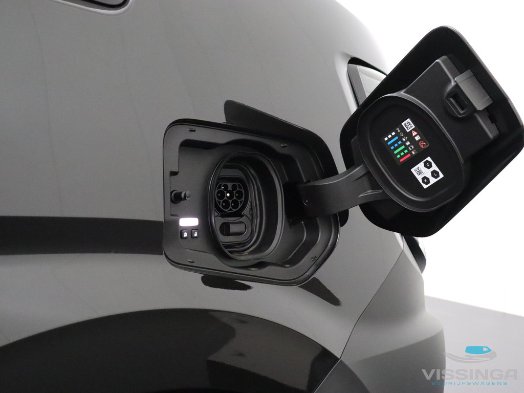 Renault Master E-Tech T35 L2H2 E-Tech Long-Range 87 kWh 9