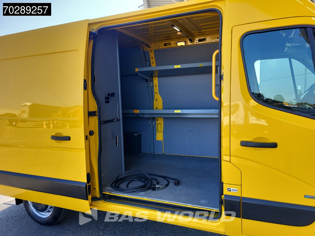 Renault Master Z.E. 77PK Z.E. 77PK Elektrisch 33kWh WLTP 120km L2H2 L2 E-Tech Camera Airco Cruise 10m3 Airco Cruise control 8