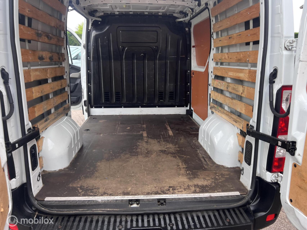Renault Master bestel T33 2.3 dCi L1H1 178000 km dub deur 10