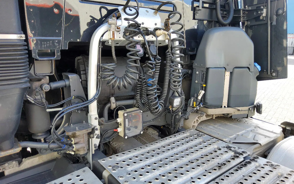 Renault T HIGH 480 SLEEPER 4x2 480 PK ZWART - EURO 6 - 25-BSP-8 - LUCHTGEVEERDE VOORAS 12