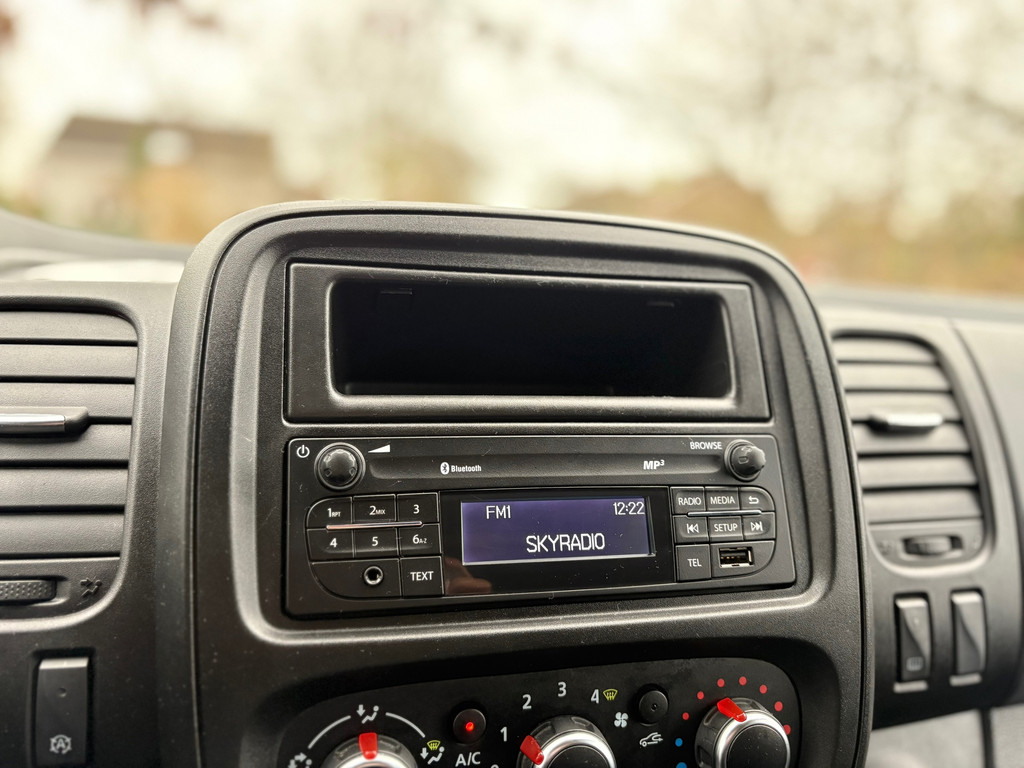 Renault TRAFIC 2.0 dCi 145PK L2H1|EURO6|AUTOMAAT|airco|cruise|achteruitrijcamera|LED|trekhaak|drie zitplaatsen|elektrisch pakket 15