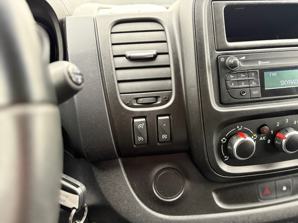 Renault TRAFIC 2.0 dCi 145PK L2H1|EURO6|AUTOMAAT|airco|cruise|achteruitrijcamera|LED|trekhaak|drie zitplaatsen|elektrisch pakket 18